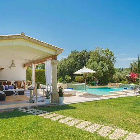 Villa In Spain With Pool & Jacuzzi Retreat Holiday home Pollenca