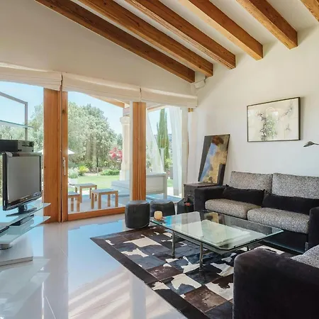 Villa In Spain With Pool & Jacuzzi Retreat *