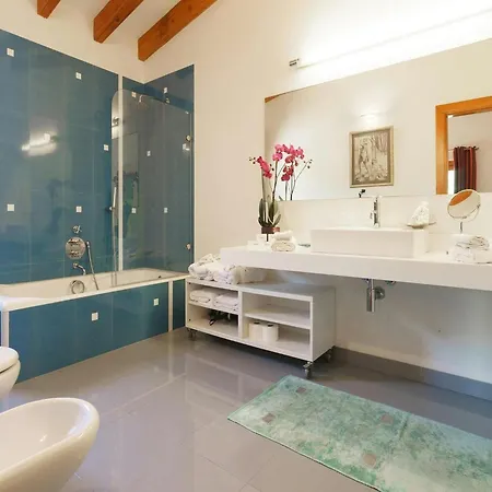 Villa In Spain With Pool & Jacuzzi Retreat Holiday home *