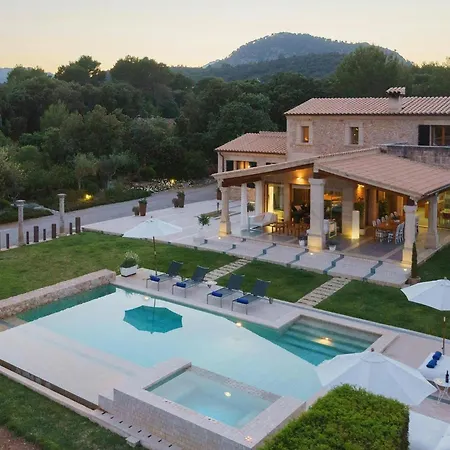 Villa In Spain With Pool & Jacuzzi Retreat